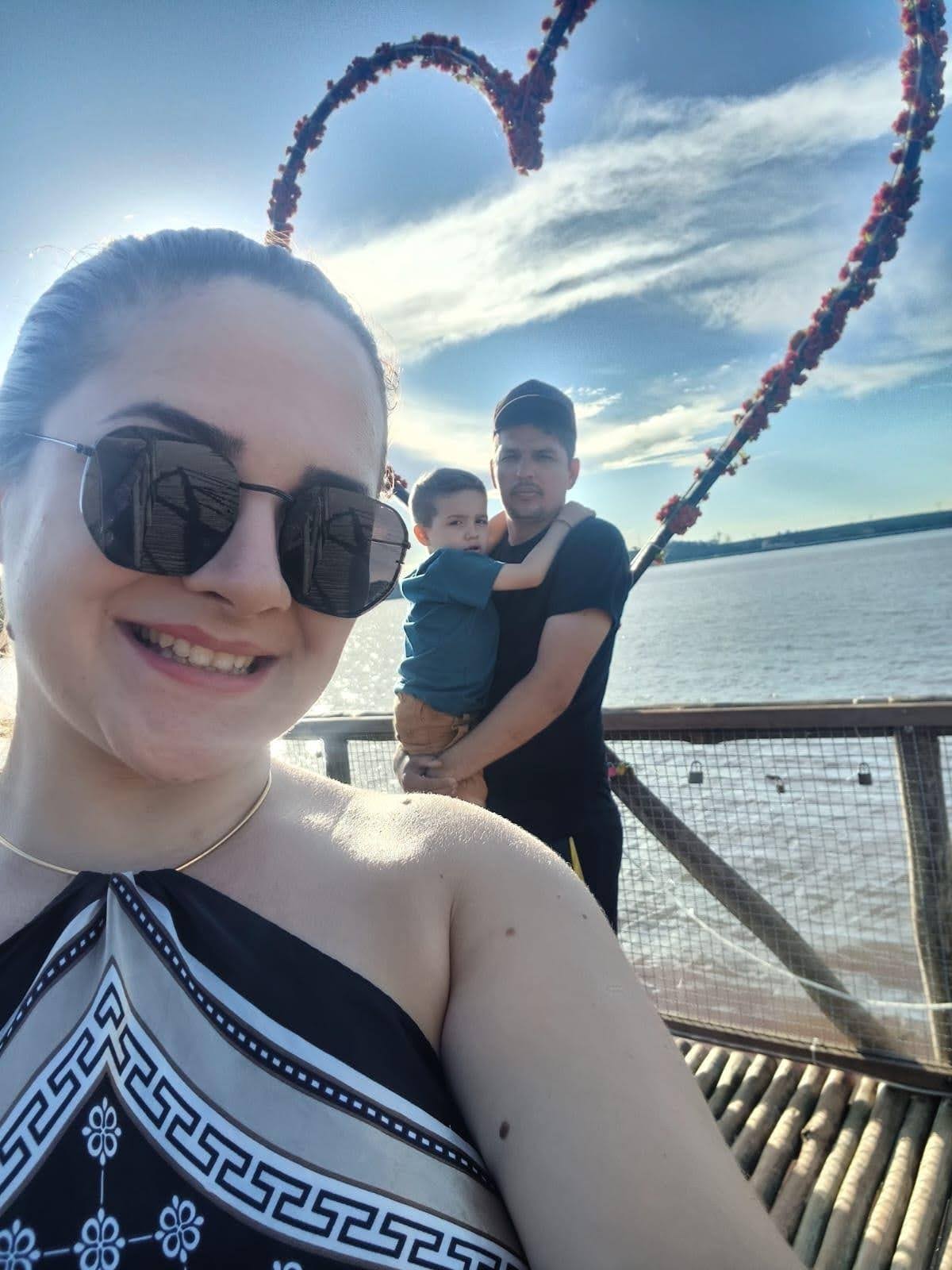 Foto 2 de 3 da família de Dayana Francisquini
