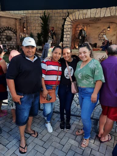 Foto 1 de 3 da família de Natália Belizário